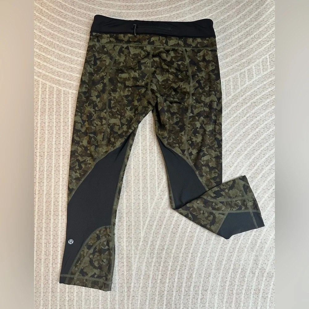 Lululemon Leggings Womens Sz 6 Crop Inspire Run Green Military Gym Workout Yoga - Picture 5 of 11